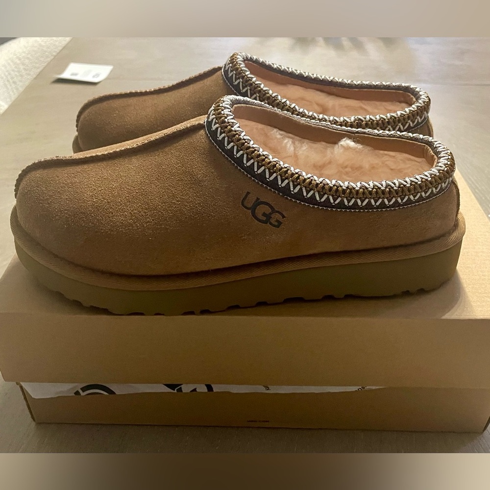 UGG Tasman slipper chestnut color woman’s size 9. Brand new in box
